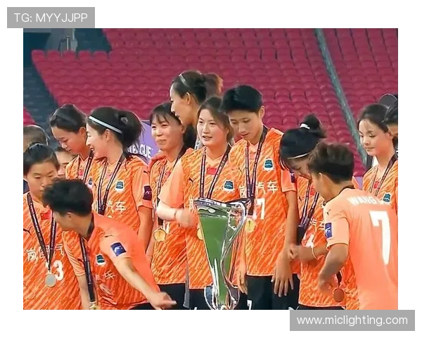 中国足球超级联赛迎来新赛季 多支豪门球队加大引援力度力争冠军